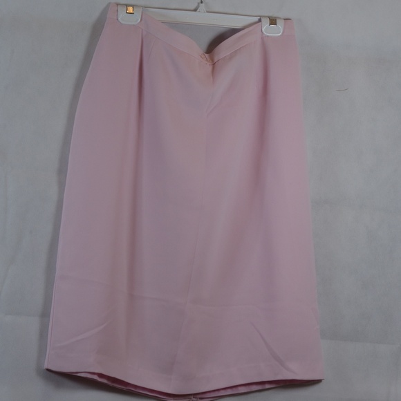 Tradition Petite Pink Embroidered/Beaded Skirt Suit SZ 16P NWOT - Picture 4 of 7